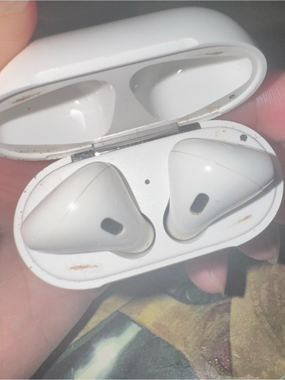 Apple White Wireless Earbuds with Charging Case